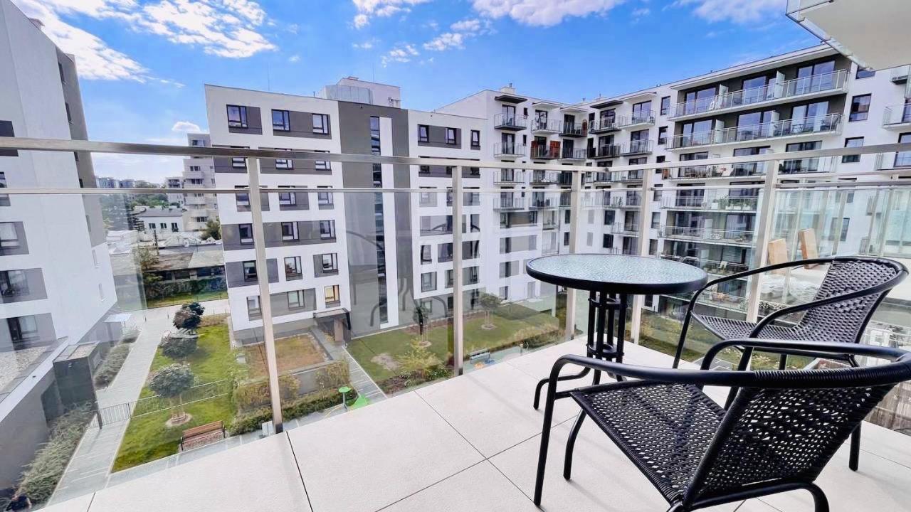 Easy & Comfortable, With Balcony, Very Close To The Center Warschau Exterior foto